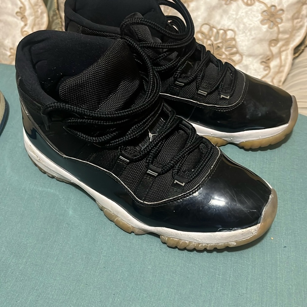 (USED) jordan jubilee 11s